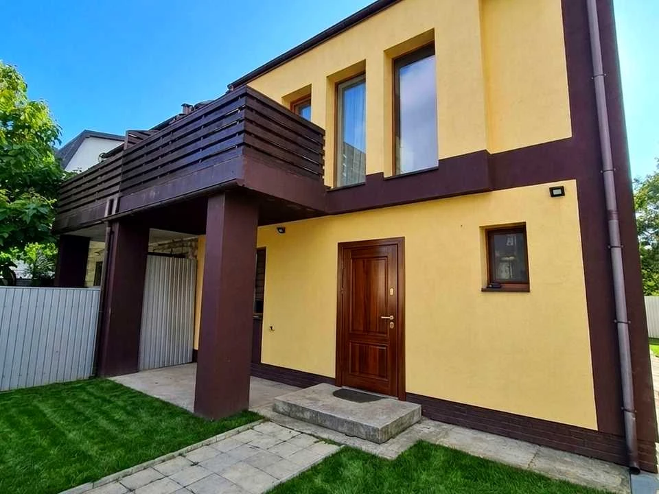 House. Kyiv, Central Garden