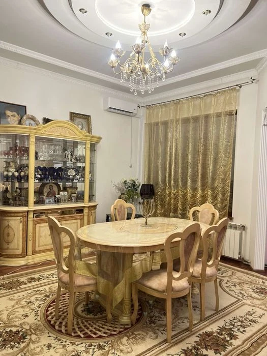 Продам дом с ремонтом на Котовском.