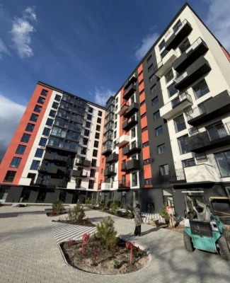 Urgent: Ready 2-bedroom apartment in the city center