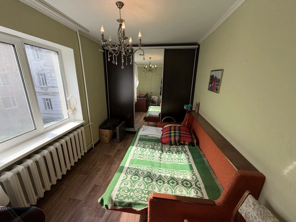 ‼️Podil‼️ 2-bedroom apartment on the middle floor, good condition, for sale