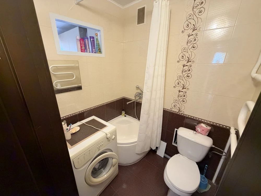 ‼️Podil‼️ 2-bedroom apartment on the middle floor, good condition, for sale
