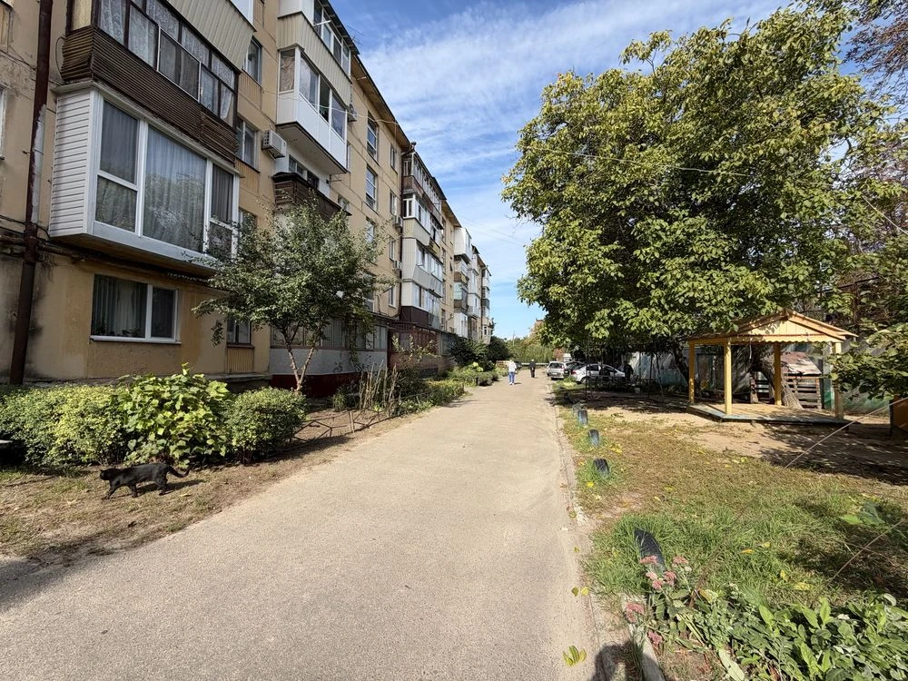 ‼️Podil‼️ 2-bedroom apartment on the middle floor, good condition, for sale