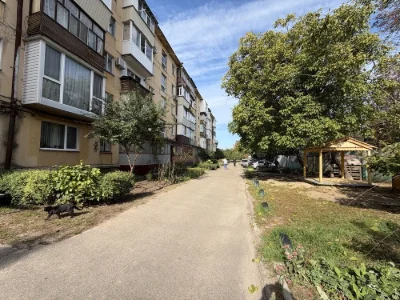 ‼️Podil‼️ 2-bedroom apartment on the middle floor, good condition, for sale