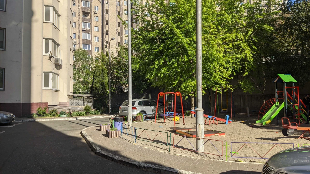 Видова квартира,  Лобановського 126Г, метро Деміївська. Без