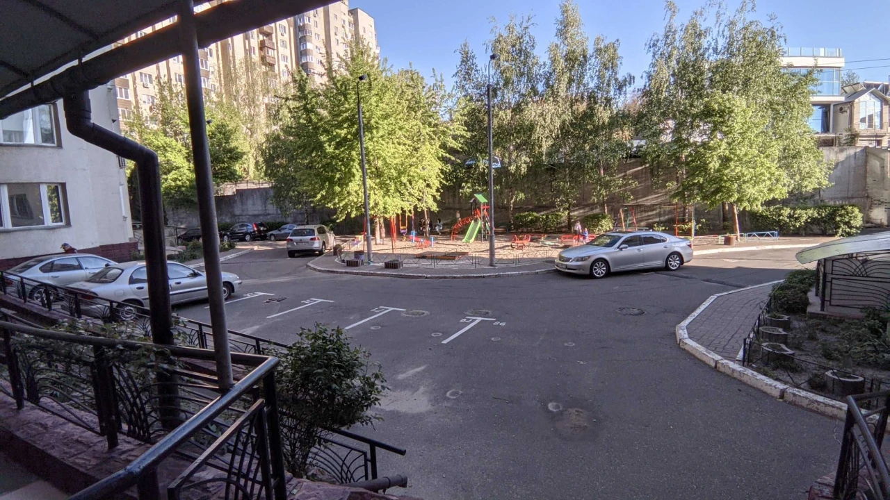 Видова квартира,  Лобановського 126Г, метро Деміївська. Без