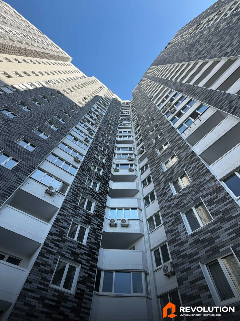 Без комісії. Продаж 1к квартири 55.2м2, вул.Коноплянська 22А