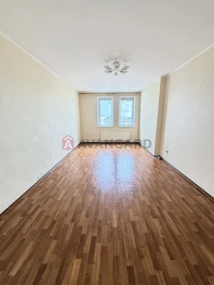 3-КІМНАТНА КВАРТИРА БІЛЯ МЕТРО | 90 М² | БЕЗ КОМІСІЇ
