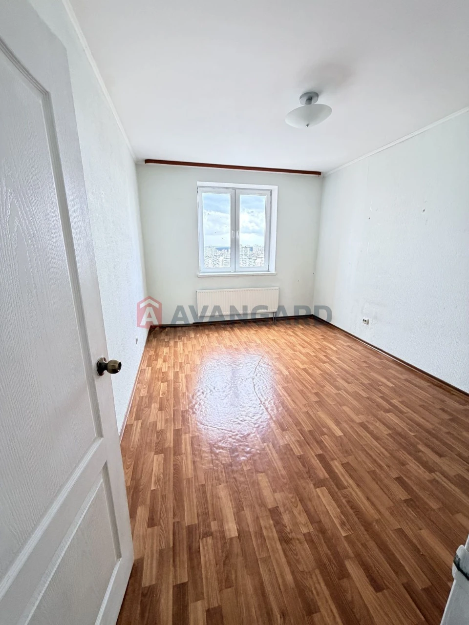 3-КІМНАТНА КВАРТИРА БІЛЯ МЕТРО | 90 М² | БЕЗ КОМІСІЇ