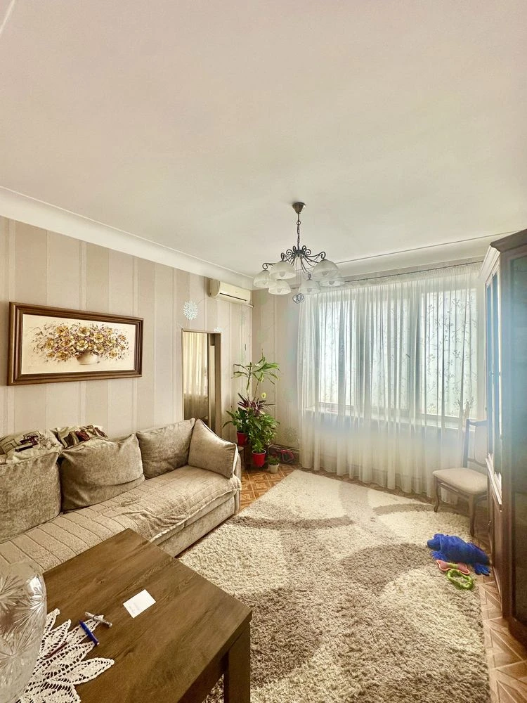 FOR SALE 3-room apartment. Bright, spacious and cozy. GAGARINA/KAZAKOVA