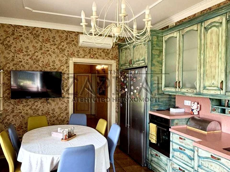 House. Kyiv, Litosky Prospect.