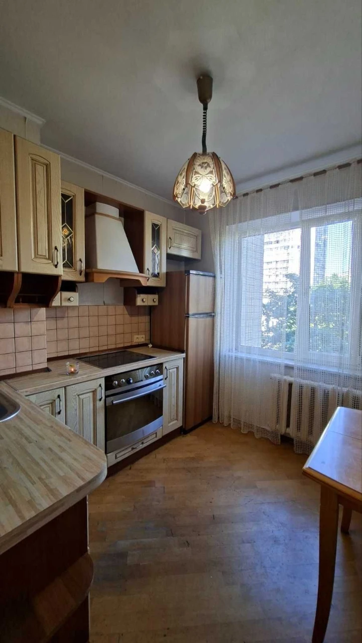 Продам 3-комнатную квартиру на Таирова