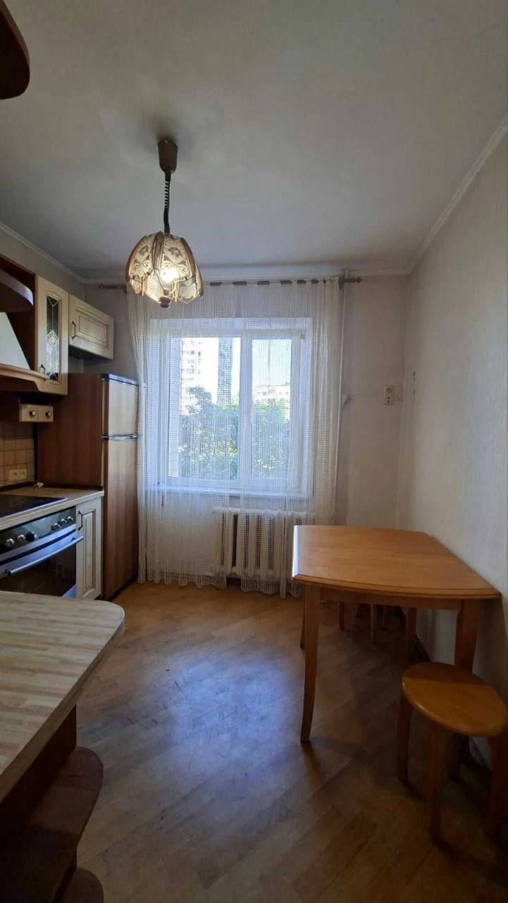 Продам 3-комнатную квартиру на Таирова