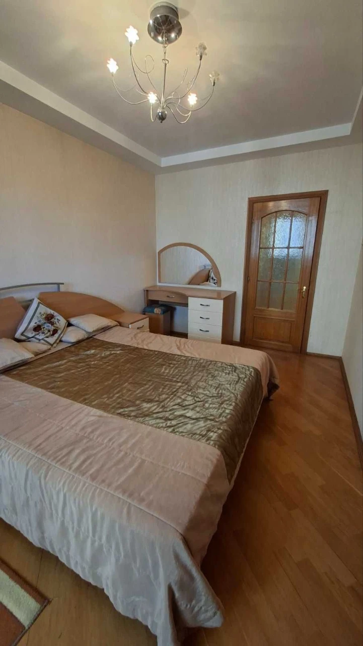 Продам 3-комнатную квартиру на Таирова