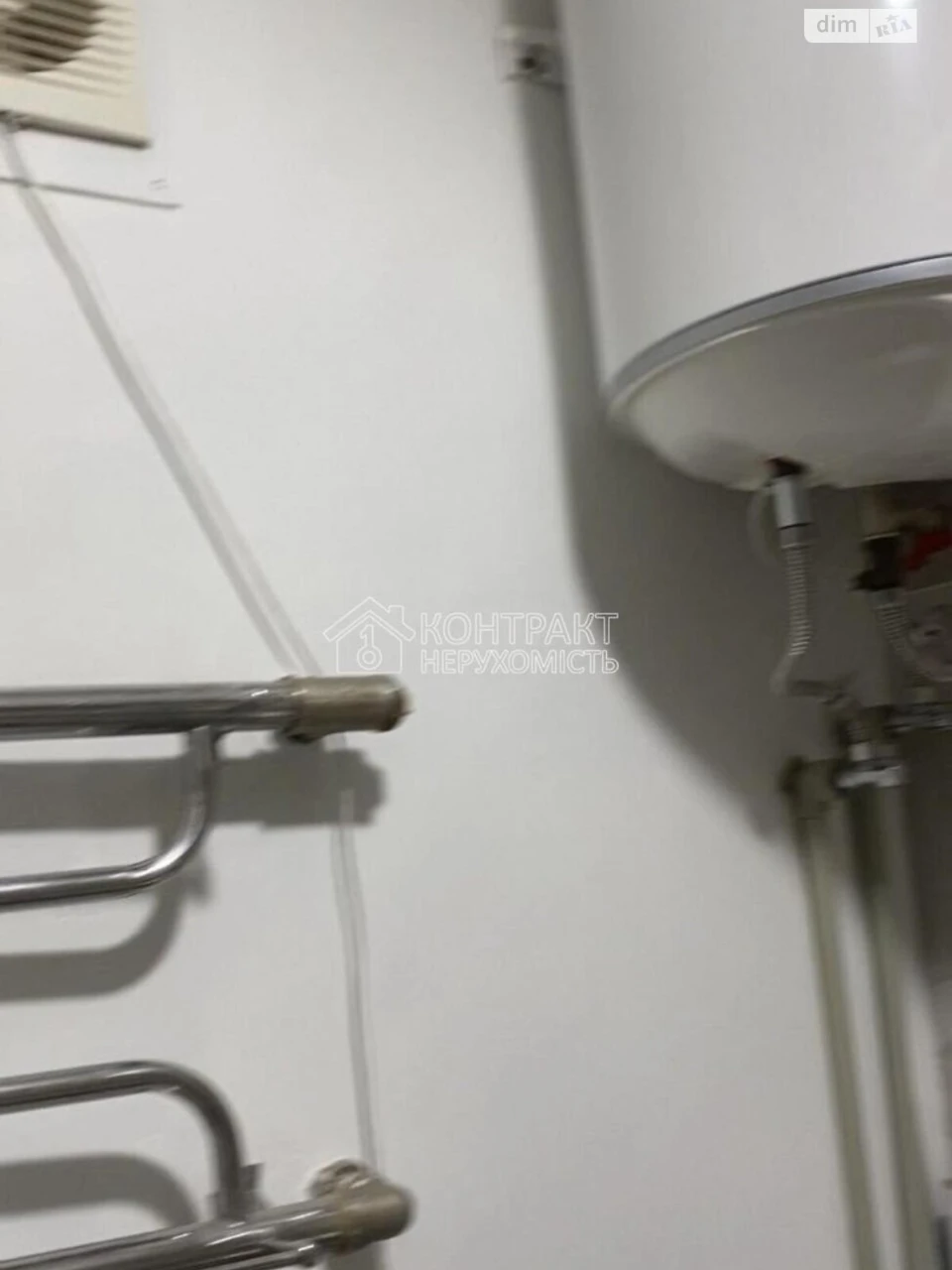 Apartment for Sale: Cozy Room in a Brick Building
