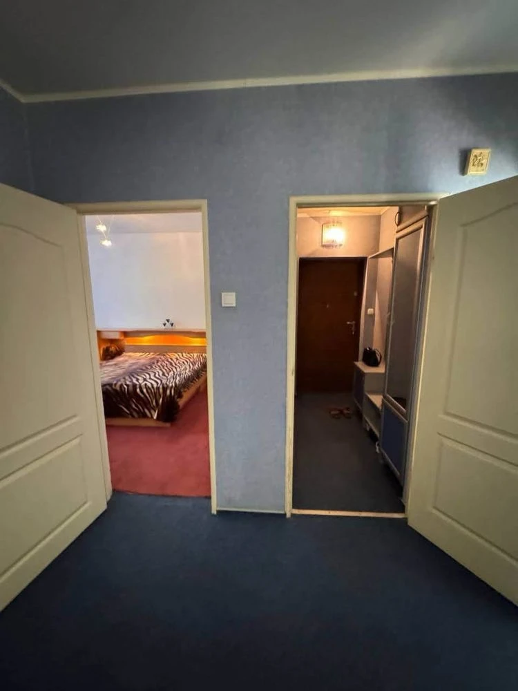Продаю 4км квартиру по ул. Иасюка