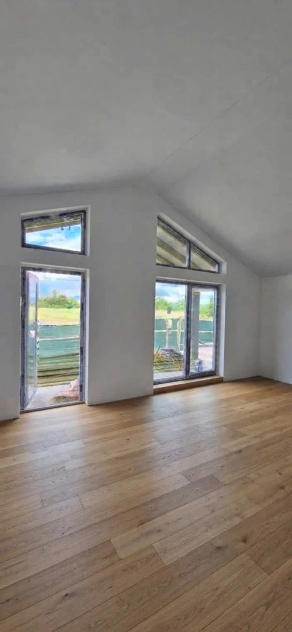 2 BEDROOMS | 2 BATHROOMS | American-style house at the price of a two-bedroom apartment