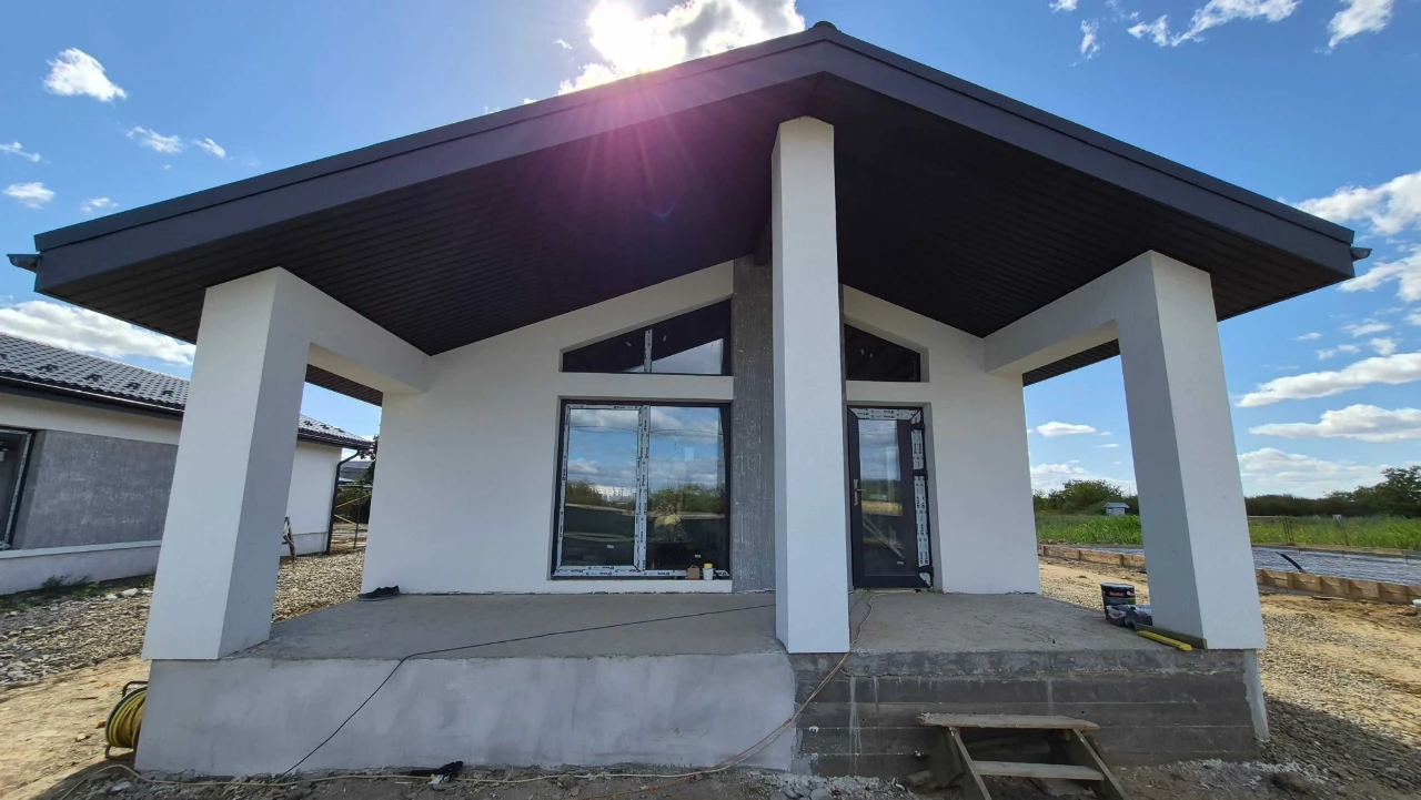 2 BEDROOMS | 2 BATHROOMS | American-style house at the price of a two-bedroom apartment