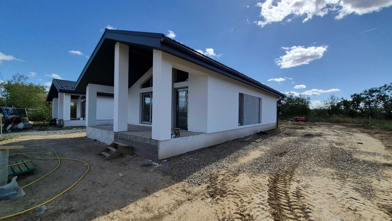 2 BEDROOMS | 2 BATHROOMS | American-style house at the price of a two-bedroom apartment