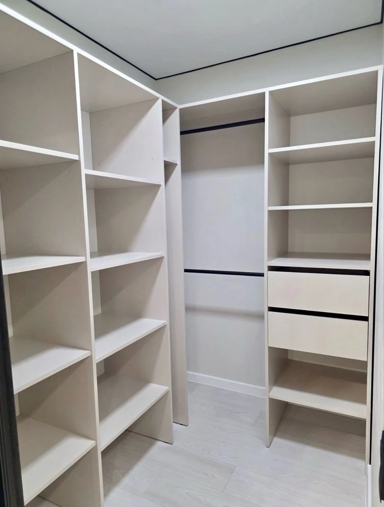 Продаж сучасноі 2км квартири, вул. Смакули