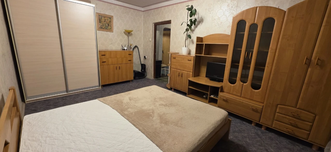 Sale of a 2-bedroom apartment in the best district of Kyiv. Obvodniy.