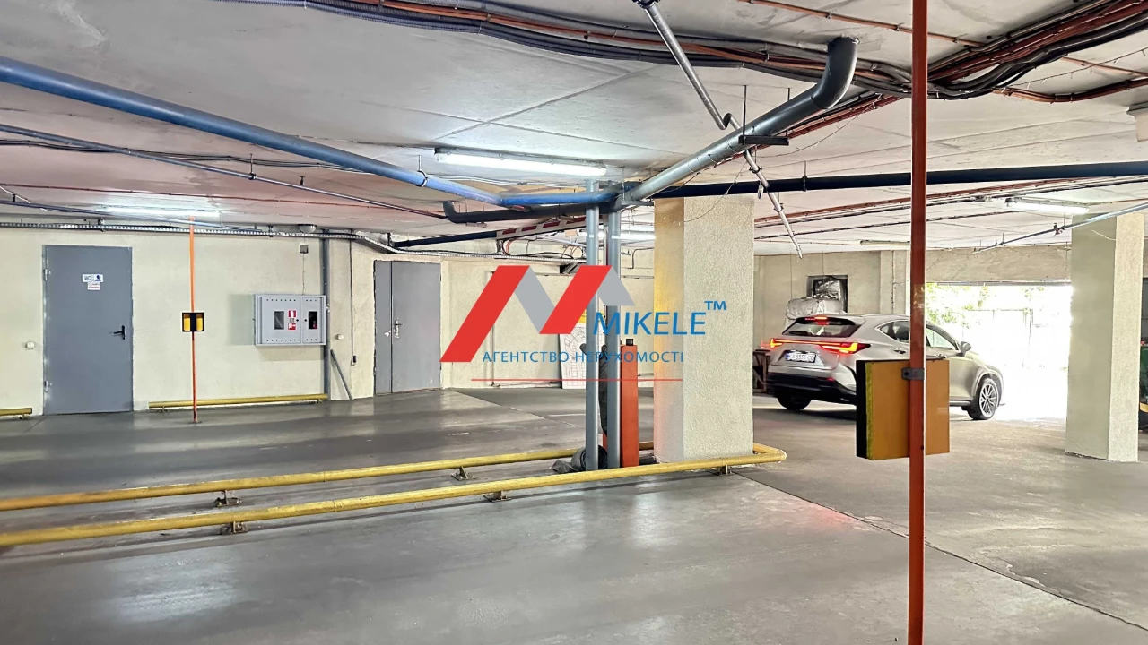 For Sale: 18m2 Parking Space in Holosiivska 13B, Holosiye ЖК