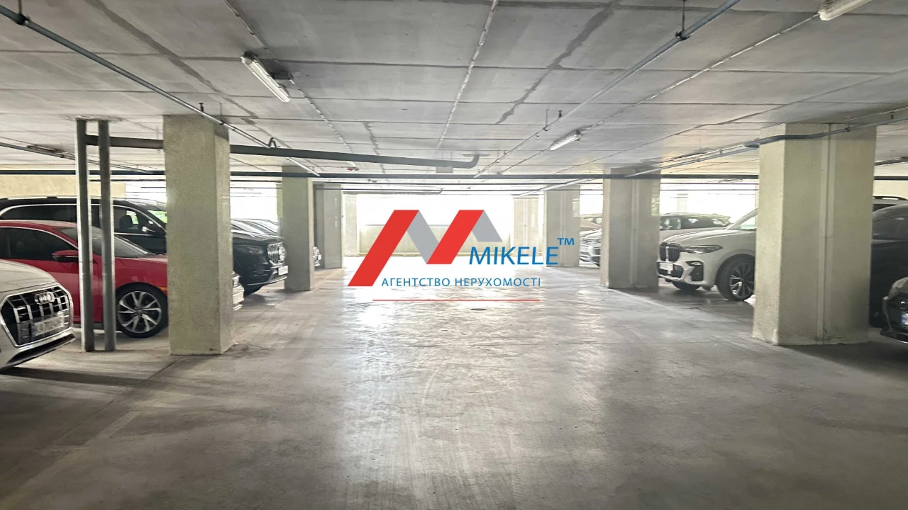 For Sale: 18m2 Parking Space in Holosiivska 13B, Holosiye ЖК