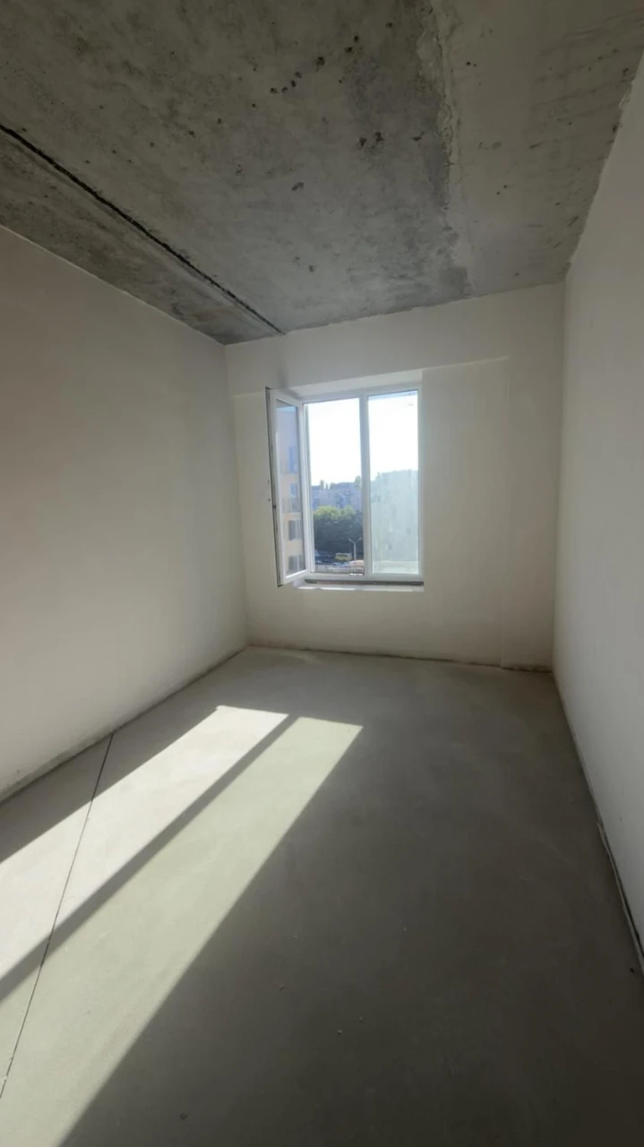 Продается однокомнатная квартира в ЖК Виа Рома (370-355)