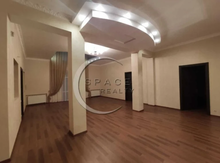 Sale of a house in Pecersk, Redutna Street, Tsar's Village with a basement