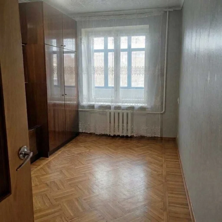 For sale 2-room apartment, Aerocosmic Avenue, Metro Levada.