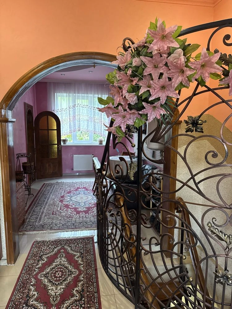 Продається будинок вул. Серова