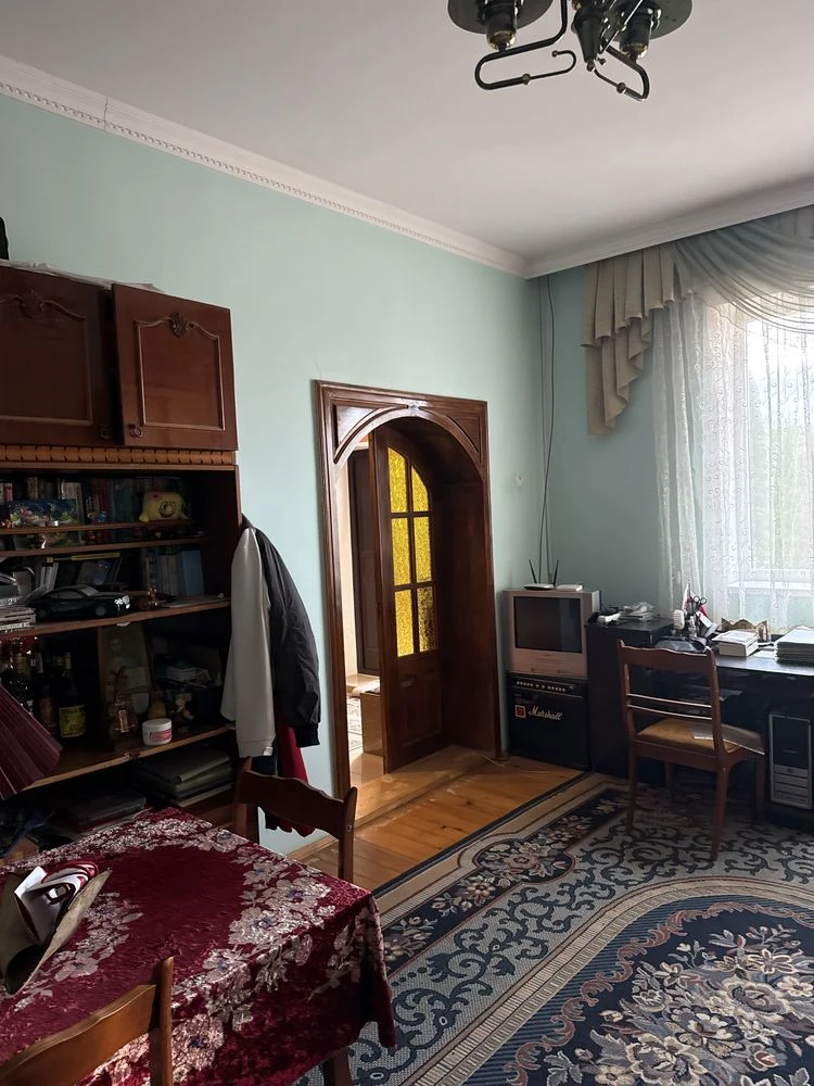 Продається будинок вул. Серова