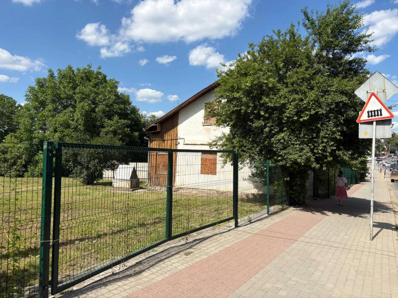 Фасадная участка 10 соток под бизнес