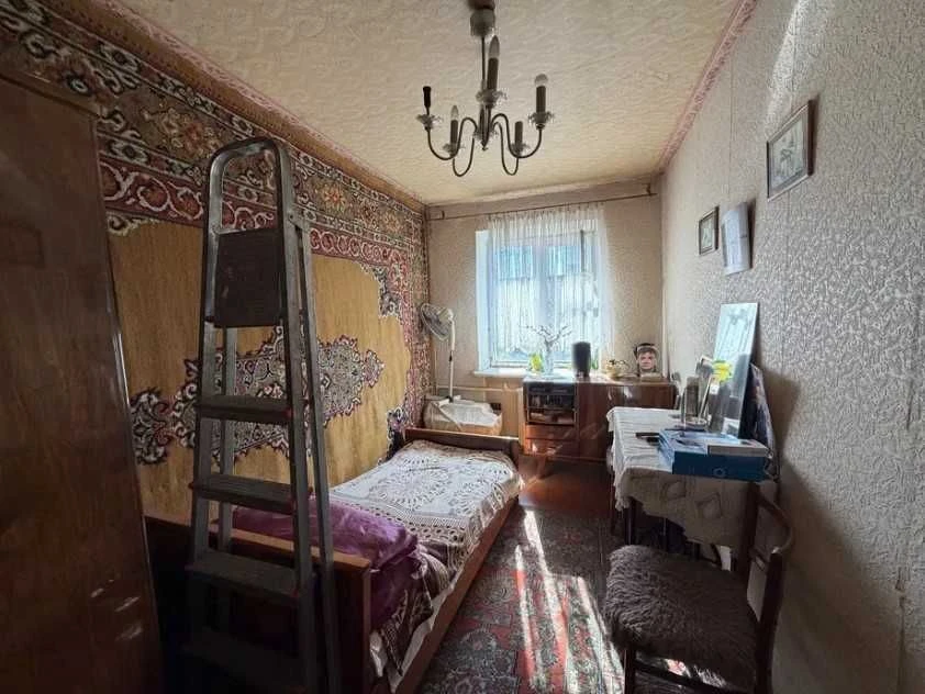 2 кім в ЦЕГЛІ на СЕРЕДНЬОМУ поверсі ЦЕНТР (721454)