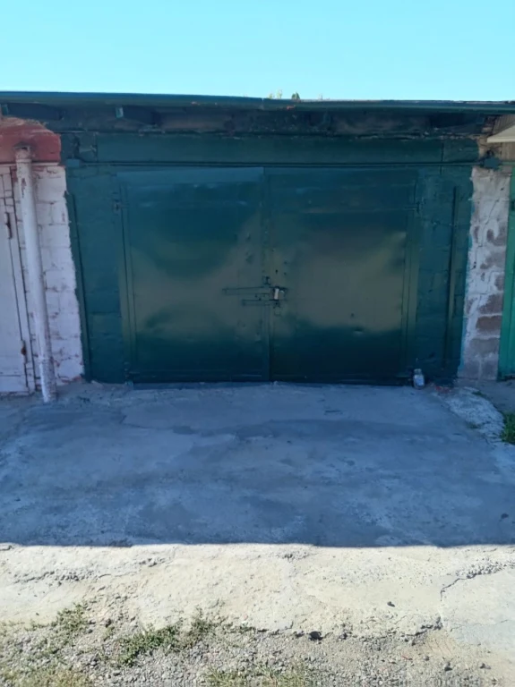 Garage for sale in the Autoлюбитель cooperative, Kryvorozhskaya Street, Arbat