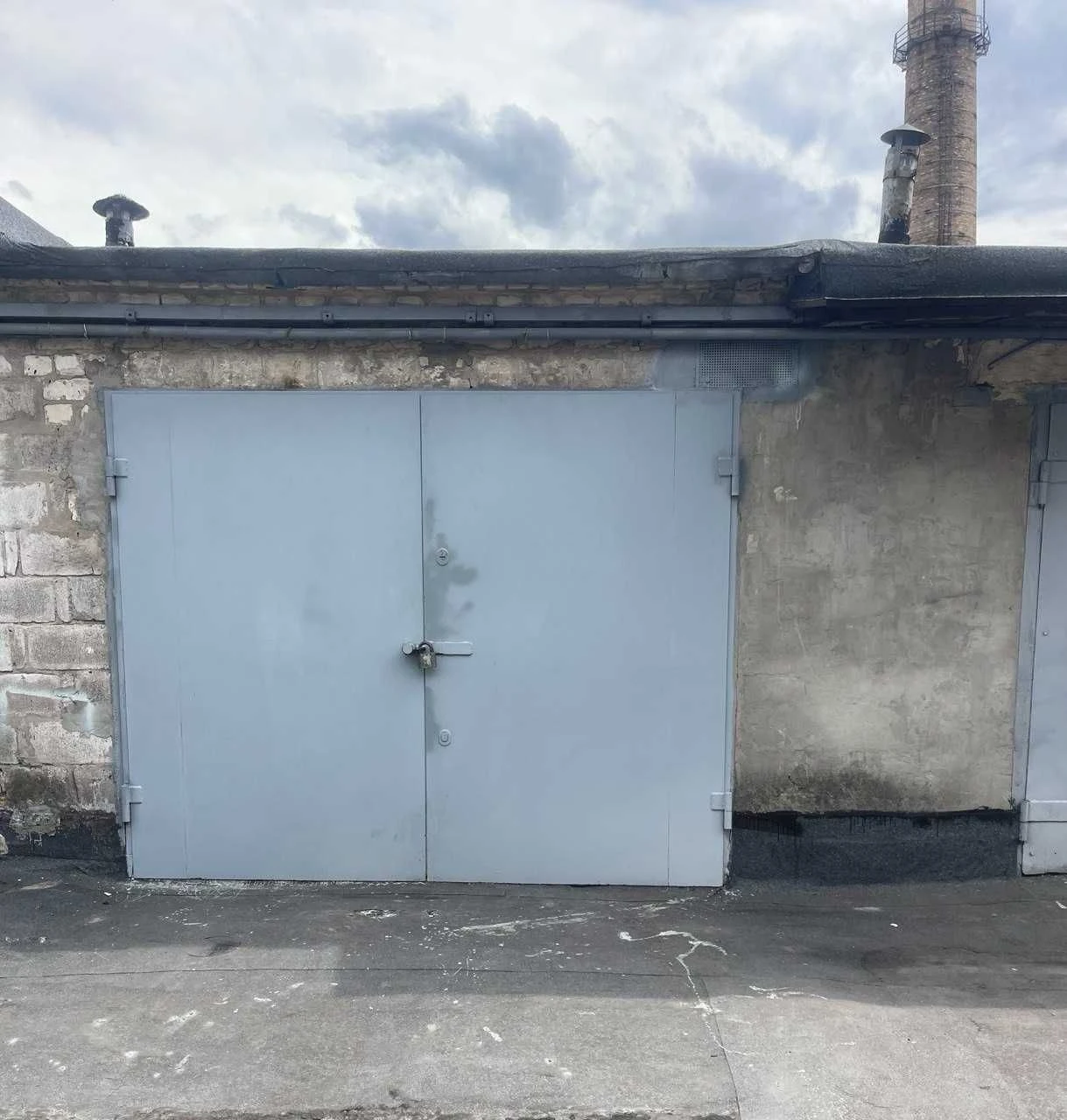 For sale garage Cosmos 1 FOR RENT