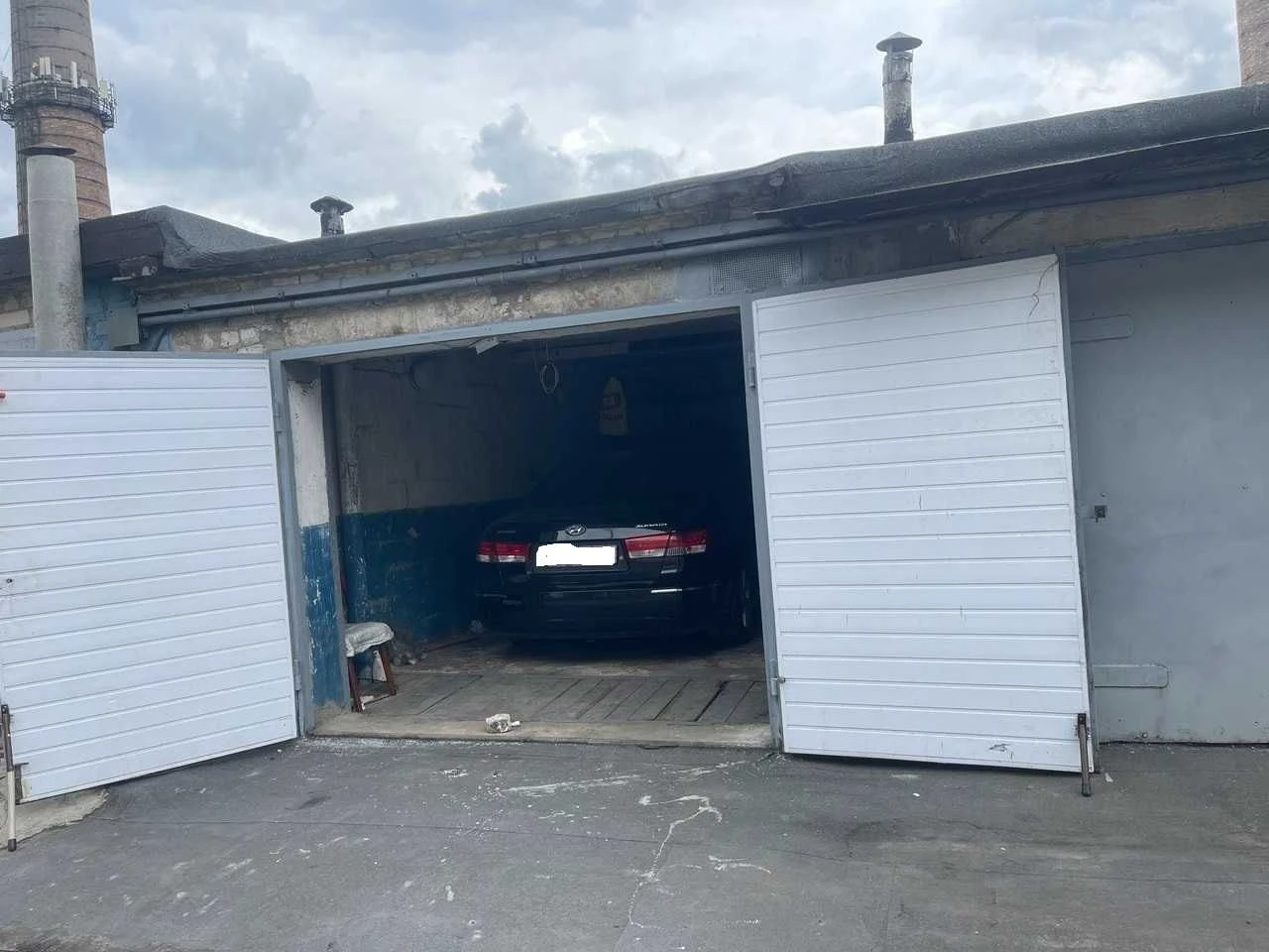 For sale garage Cosmos 1 FOR RENT