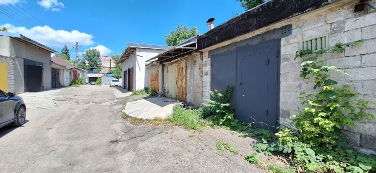 For Sale: Garage in Gagarin Plaza