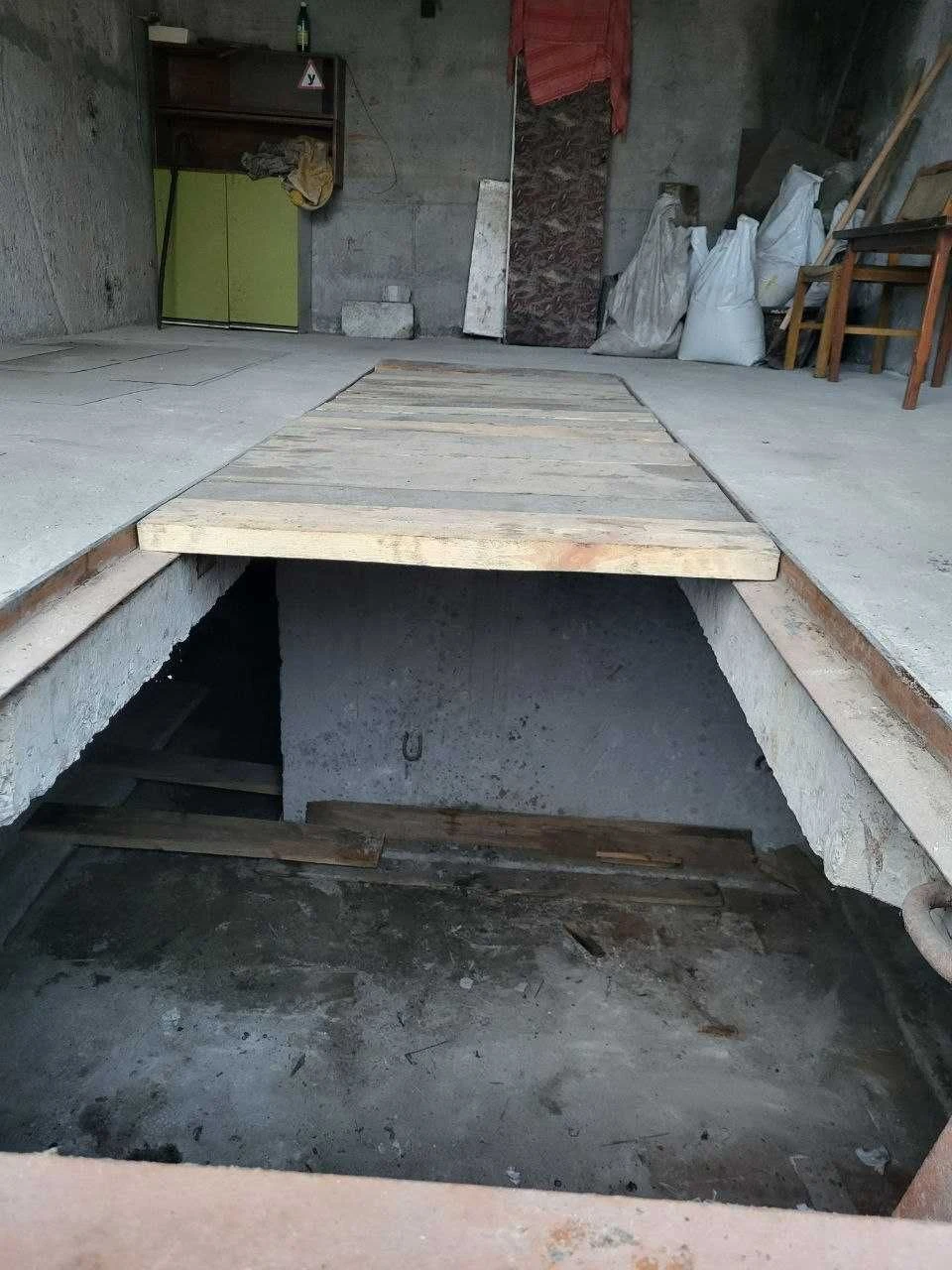 For sale garage in Dnipro, Sechev Streltsov Street with documents