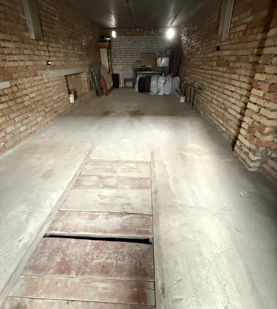 For Sale: Detached Garage in "Biological" Housing Complex, Poligonn Street