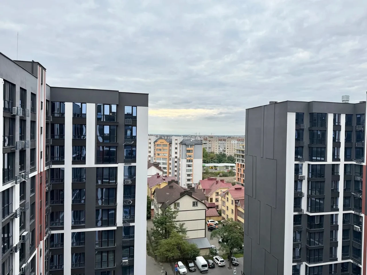 Терміново однокімнатна з стильним ремонтом в сучасному житло
