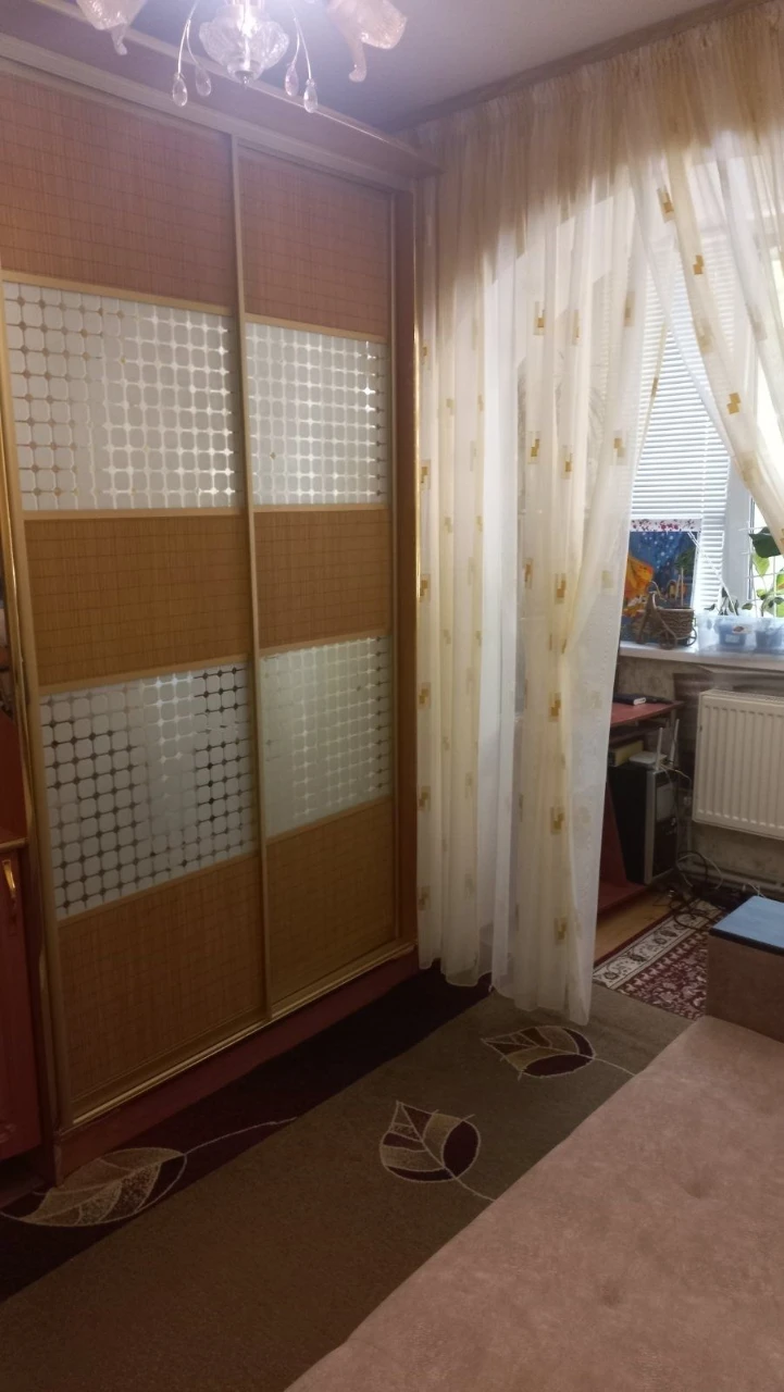 Продам 3 кімнатну квартиру з АО