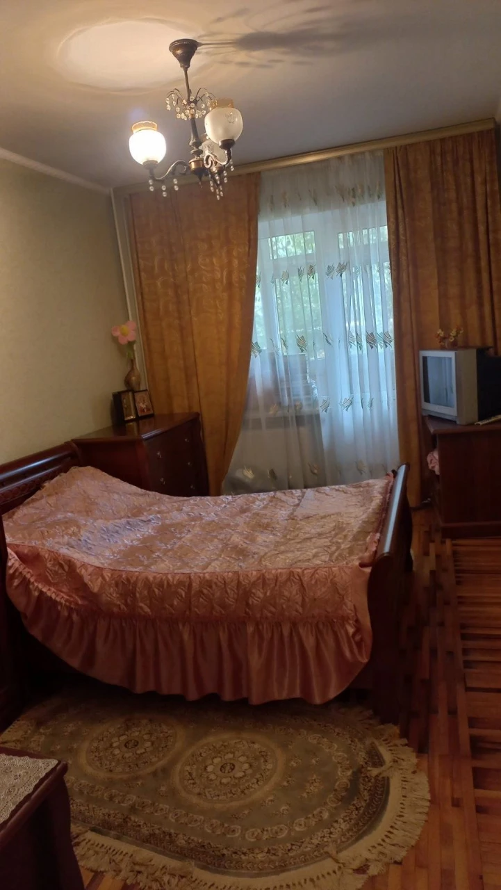 Продам 3 кімнатну квартиру з АО