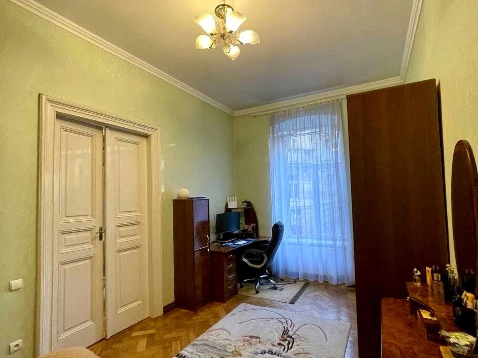 Apartment. Ivan Vakarchuka Street, Lviv