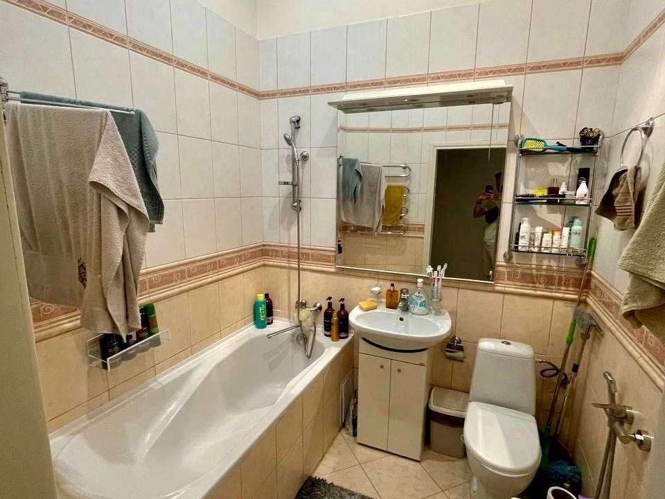 Apartment. Ivan Vakarchuka Street, Lviv