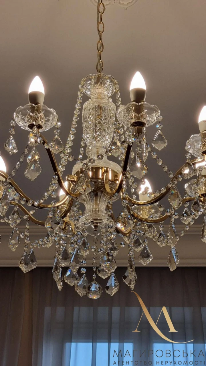 Sale of an elegant 3-bedroom apartment on Knyaz Romana Street