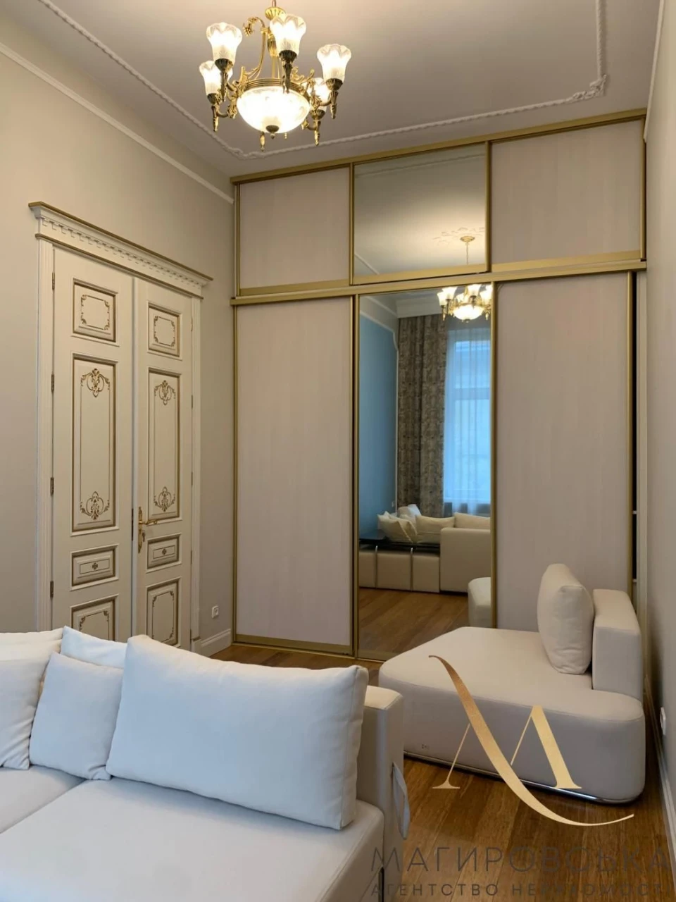 Sale of an elegant 3-bedroom apartment on Knyaz Romana Street
