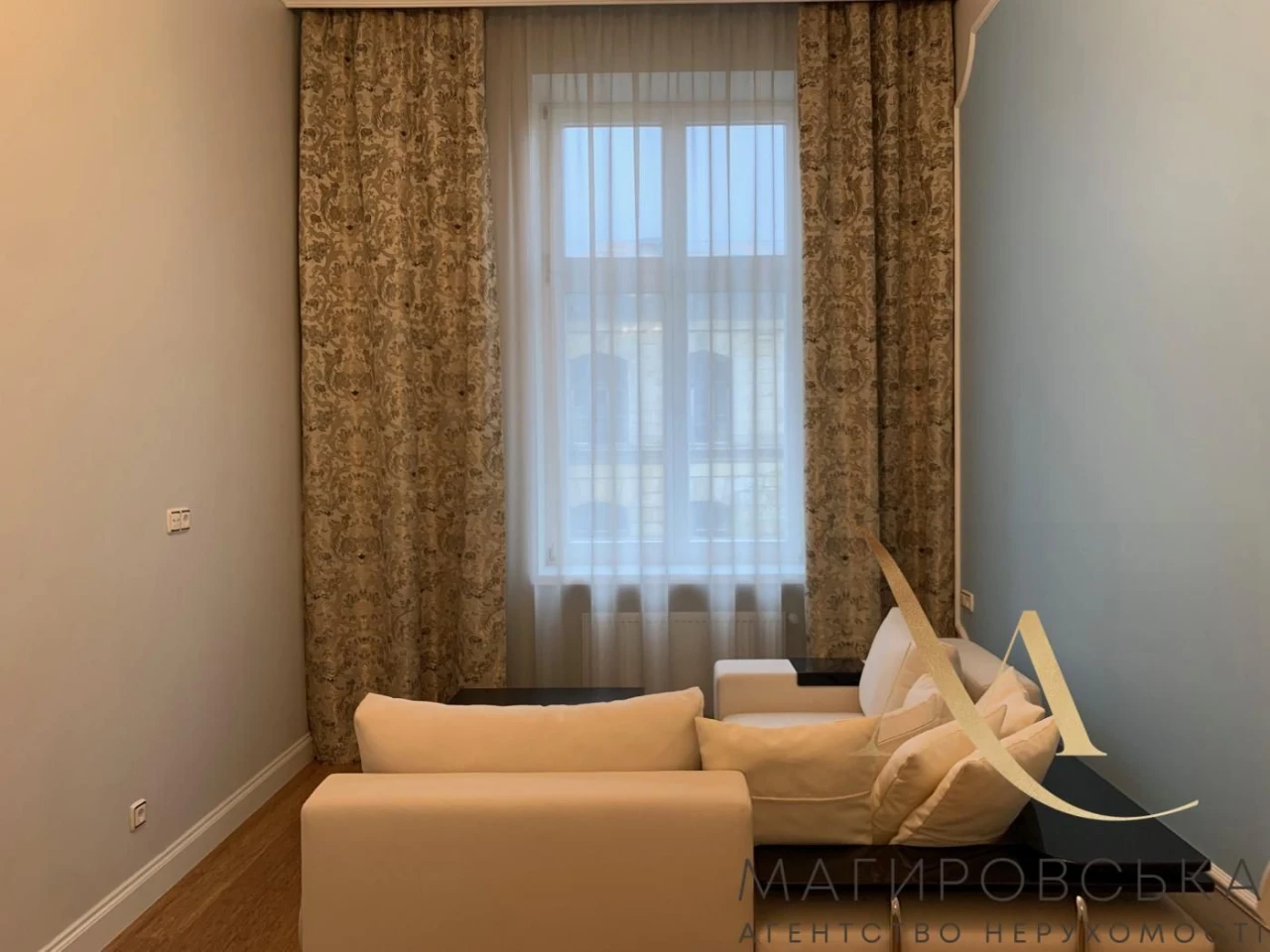 Sale of an elegant 3-bedroom apartment on Knyaz Romana Street