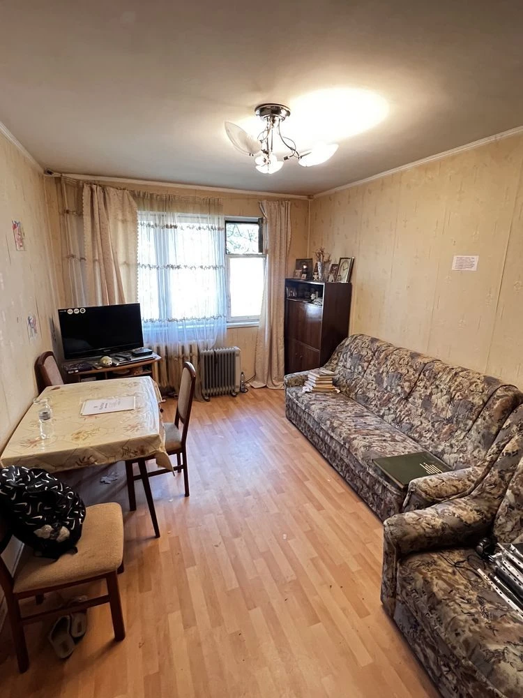 Продается 3-комнатная квартира в ж/м Косиора, улица Гули Королевой, улица Петра Калнышевского