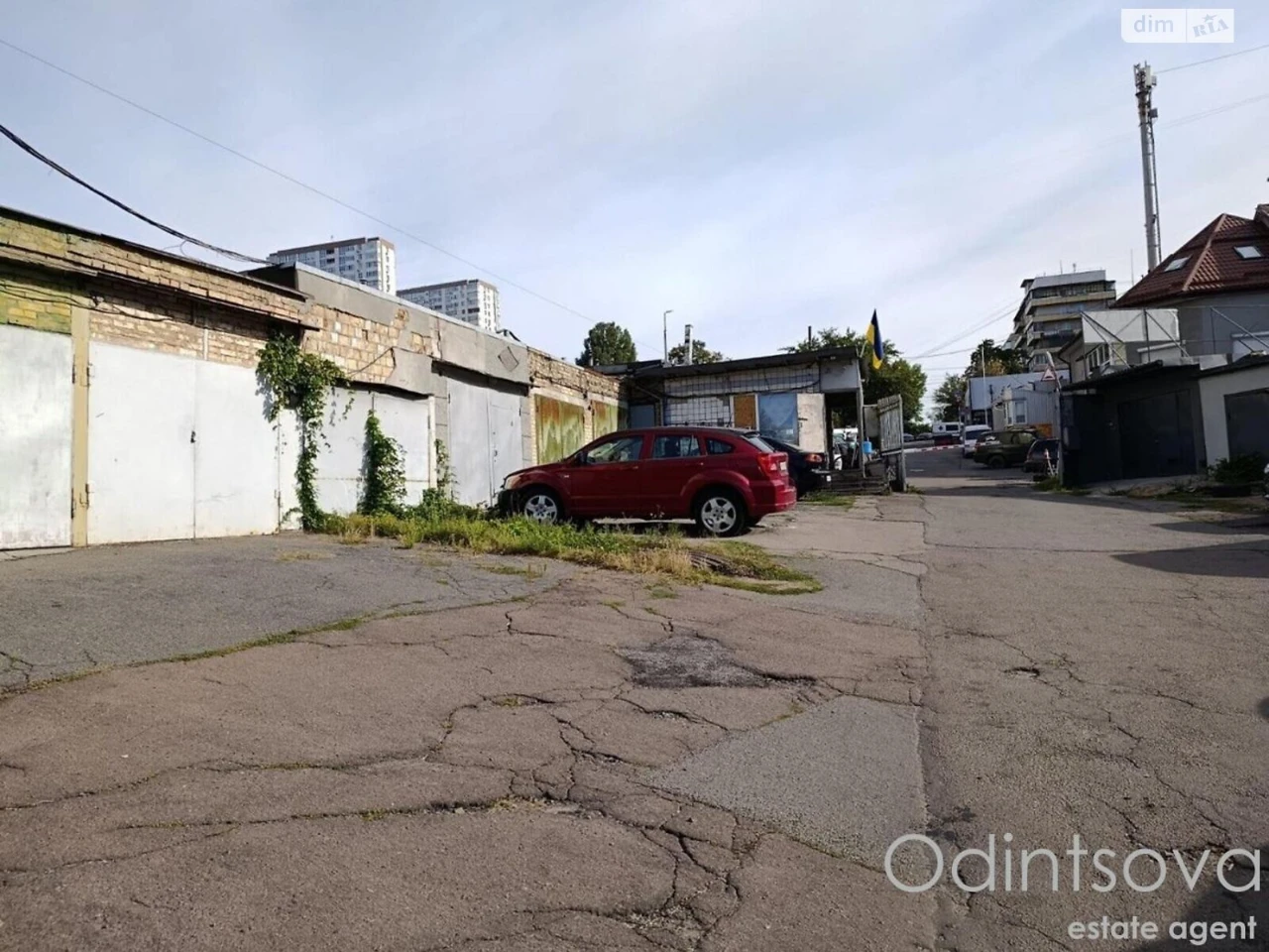 Продаж Місце в гаражному кооперативі Солом'янка