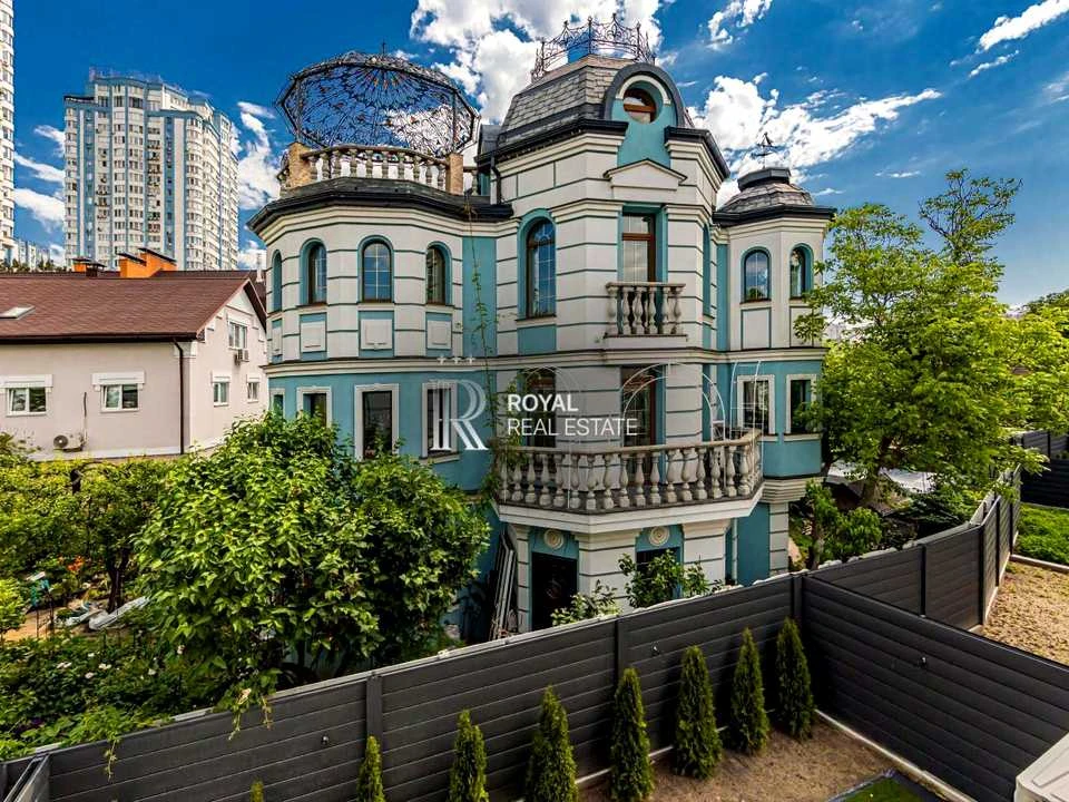 House. Zavalna Street, Kyiv